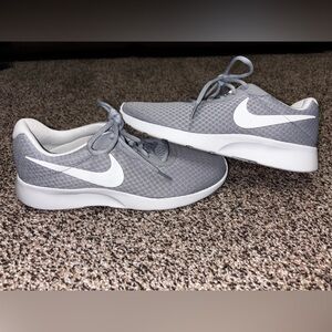 Nike Women's Gray Athletic Shoes